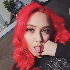 Meet your Posher, Sylvia